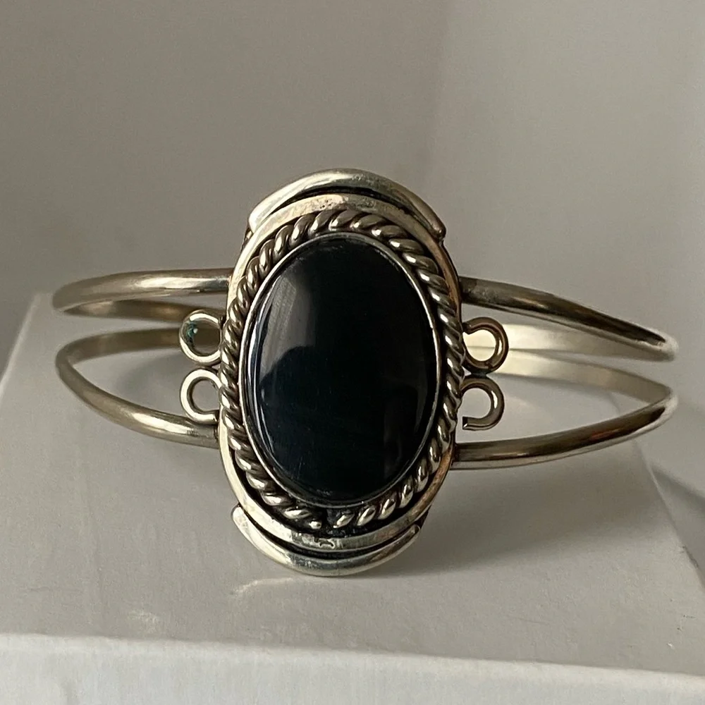 Silver Cuff Bracelet with Black Stone - Native, Unique - Picture 4 of 11